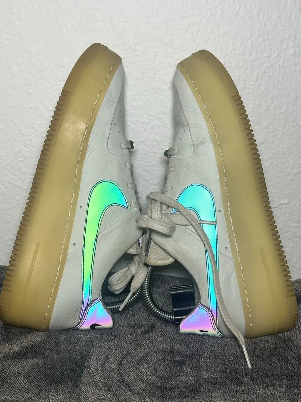 Nike Air Force 1 Sage Low Women Size 8.5 Iridescent Swoosh White Gum AR5409-003